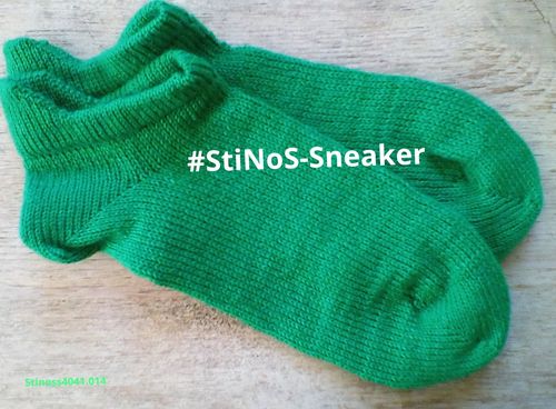 StiNoS Sneaker Gr.41/42 grün uni